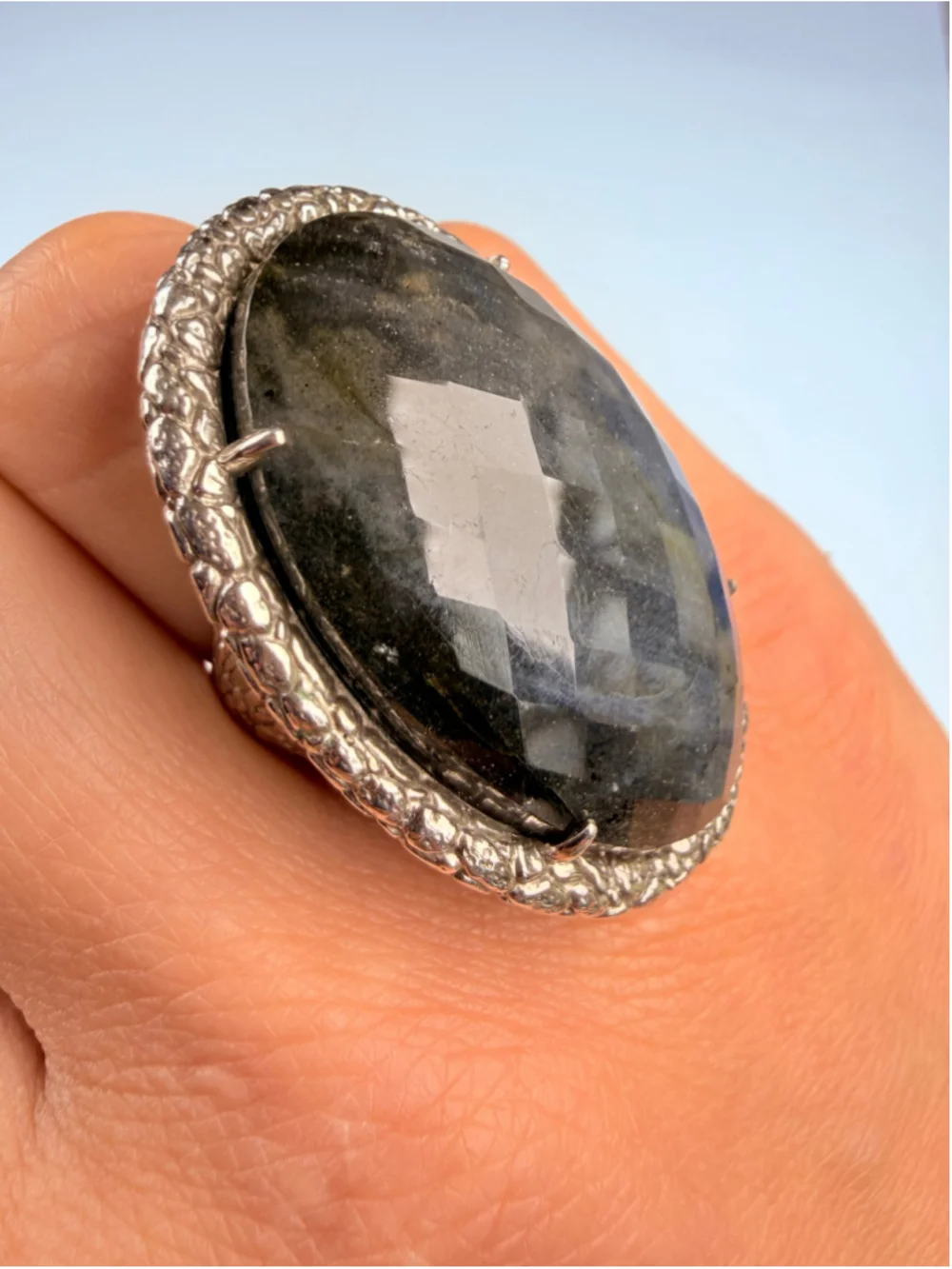 Grand 53 CT Labradorite Solitaire 925 Sterling Silver Crocodile Scale Ring NWT